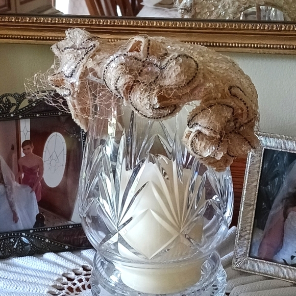 RARE BEAUTIFUL, VINTAGE 1940S BRIDAL HEADPIECE! BEADS N SEQUENCE HANDSEWN! - Picture 4 of 11